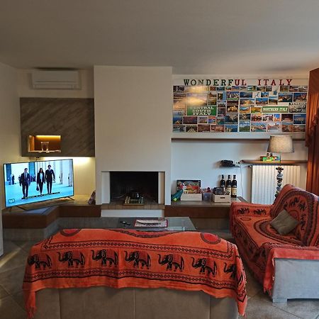 Merone Lukas Home Con Il Cuore Appartamento 3 Camere Al Piano Terra E Appartamento 1 Camera In Taverna מראה חיצוני תמונה