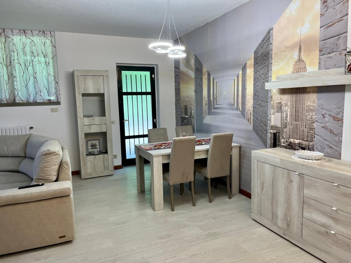 Merone Lukas Home Con Il Cuore Appartamento 3 Camere Al Piano Terra E Appartamento 1 Camera In Taverna מראה חיצוני תמונה