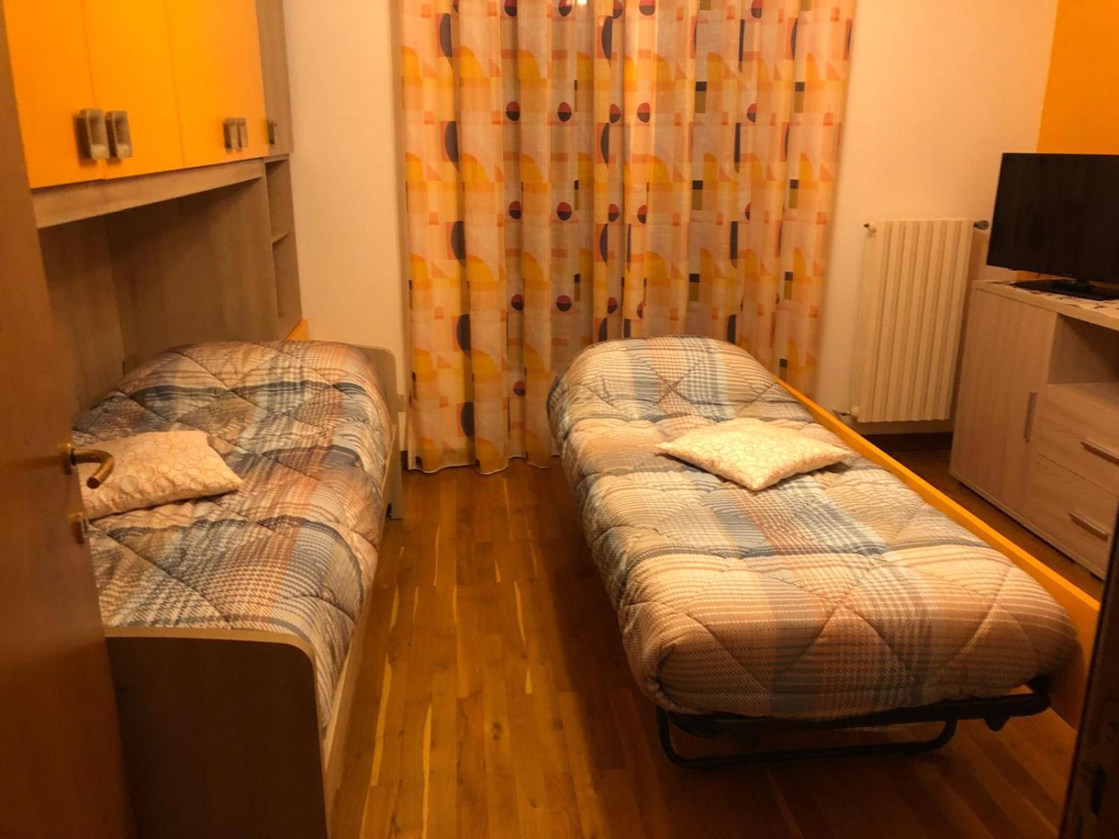 Merone Lukas Home Con Il Cuore Appartamento 3 Camere Al Piano Terra E Appartamento 1 Camera In Taverna מראה חיצוני תמונה